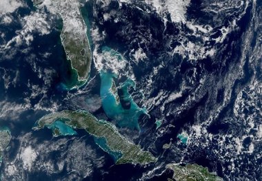 نمای کامل زمین در نخستین نمای کامل ثبت‌شده با یک ماهواره 

