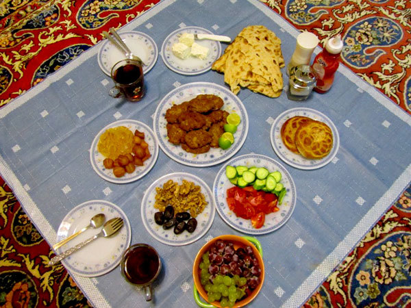 مواد غذایی که تشنگی را از روزه داران دور نگه می دارد