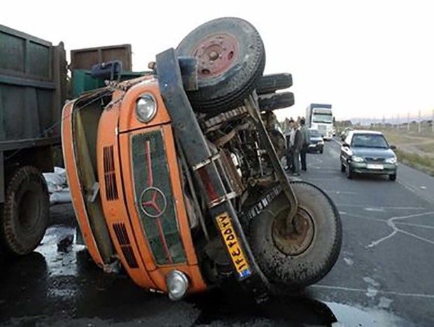 حادثه رانندگی در بروجرد یک کشته و سه مصدوم برجا گذاشت