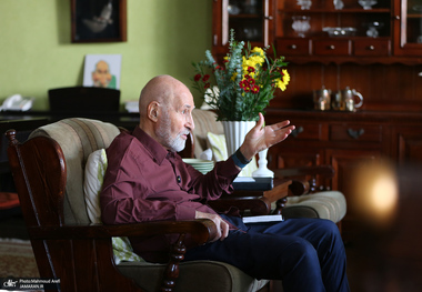 بهزاد نبوی: معنای سخنرانی دیروز ترامپ این بود که راه مذاکره را بسته نمی داند؛ این سخنان در آستانه مذاکرات هسته‌ای ژنو می‌تواند قابل توجه باشد