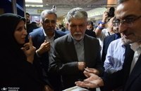بازدید وزیر فرهنگ و ارشاد اسلامی از غرفه بین‌الملل مؤسسه تنظیم و نشر آثار امام خمینی (س) (3)