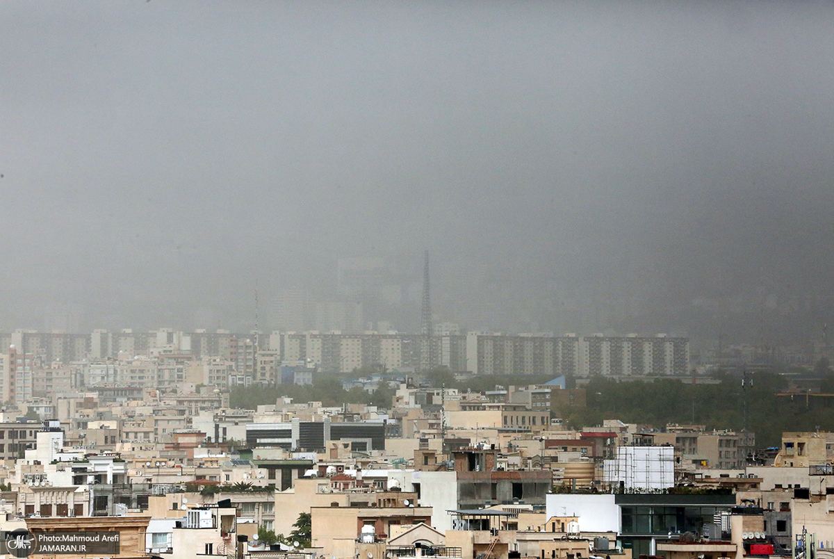 با توجه به آلودگی هوای تهران؛ ممنوعیت فعالیت ورزشی دانش‌آموزان در فضای باز/ آماده‌باش بیمارستان‌ها