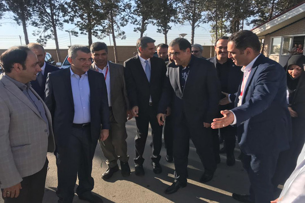 وزیر بهداشت از یک واحد تولید شیرخشک در قزوین بازدید کرد