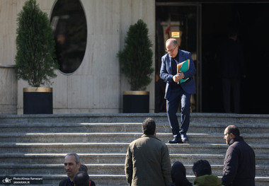 معاون پزشکیان: ارتباط بین نمایندگان و رئیس جمهور در بهترین سطح است/ هیچ تقابلی با دولت وجود ندارد/ یک استیضاح به معنی شکسته شدن وفاق نیست