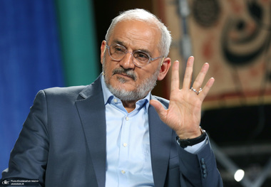 حاجی میرزایی، رئیس دفتر رئیس جمهور: امام برای ما جلوه عینی دین بود/ اگر حمایت‌های رهبری نبود، پزشکیان نمی‌توانست پای رویکردش بایستد/ وجود 400 هزار میلیارد تومان طرح نیمه‌کاره در کشور/ پسر و داماد رئیس جمهور هیچ دخالتی در امور اجرایی ندارند