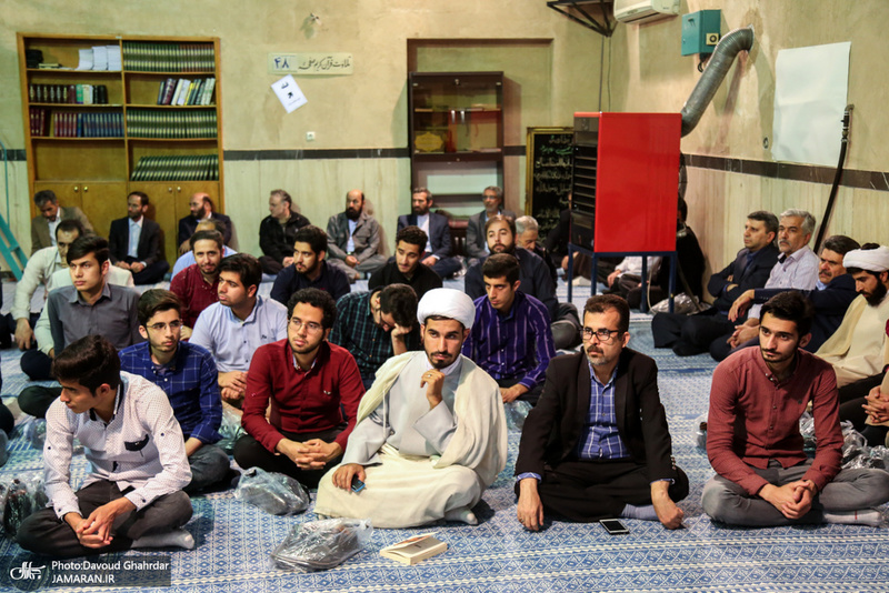 محفل انس با قرآن دانشگاهی در حسینیه جماران