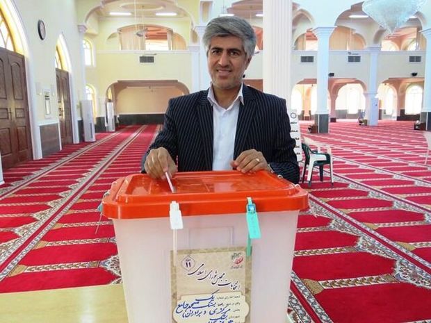 فرماندار: انتخابات به نحو مطلوبی دربستک درحال برگزاری است