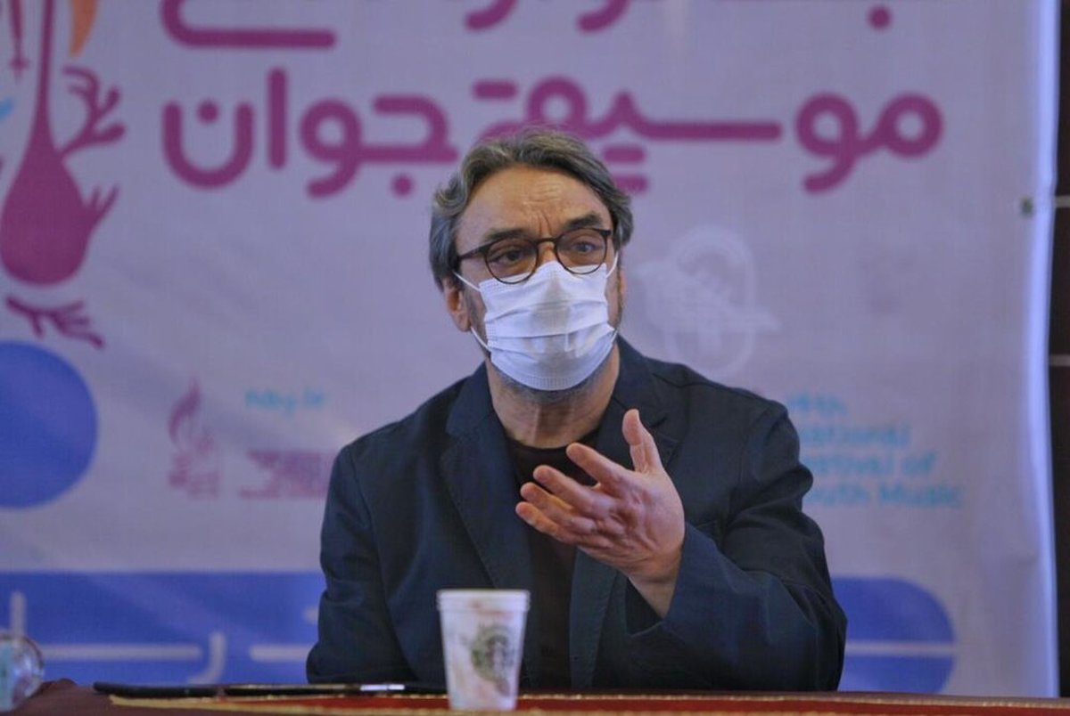 حسین علیزاده: نقش پلیس را برای هنرمندان ایفا نکنیم