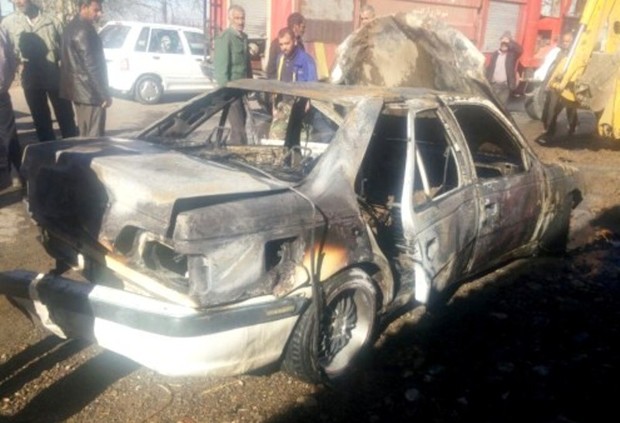 یک خودرو سواری در نجف آباد آتش گرفت