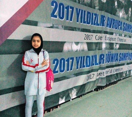 تمرین درخشش در مسابقات جهانی توسط دختر شمشیرباز مستعد ارومیه ای