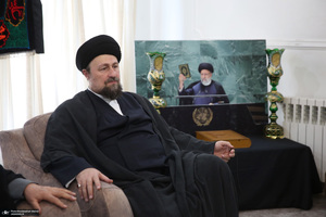 حضور سید حسن خمینی در منزل شهید رئیسی