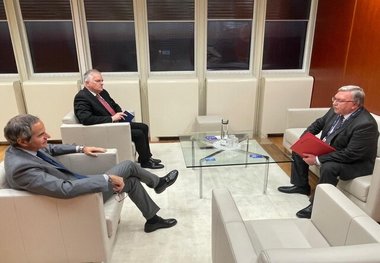 نماینده روسیه در آژانس اتمی با گروسی در مورد ایران رایزنی کرد/ اولیانوف: فضای گفت‌وگو «حرفه‌ای، سازنده و مبتنی بر رویکردی کاری» بود
