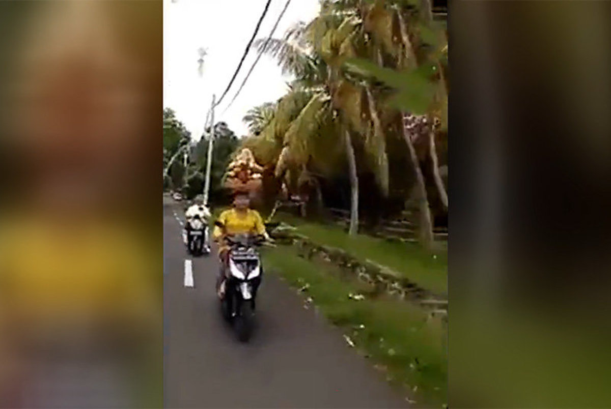 موتورسواری عجیب یک زن در شبکه های اجتماعی سوژه شد+ ویدیو