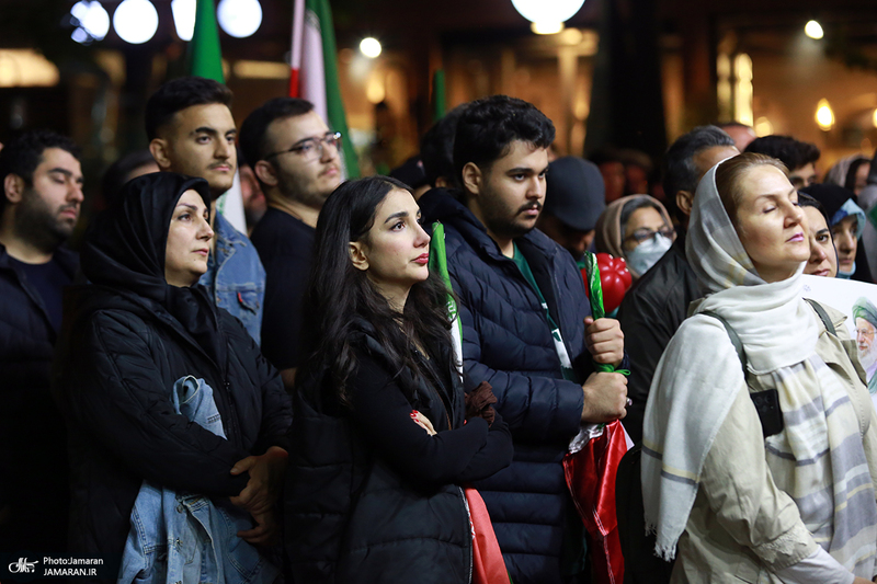 اجتماع پرشور مردم و هنرمندان در باغ فردوس