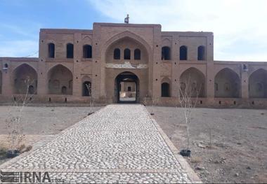 کاروانسرای میاندشت تاپایان تعطیلات باز است