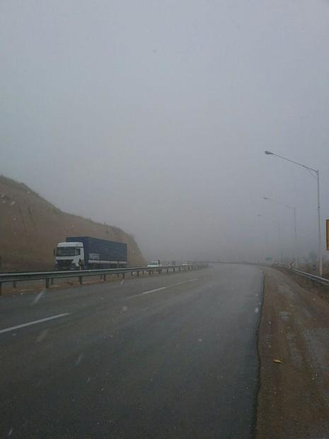 جاده های خراسان شمالی لغزنده است  مه گرفتگی گردنه ها