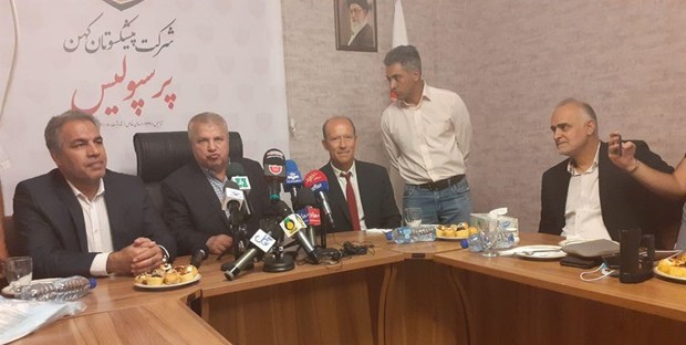 علی پروین: روزگاری پرسپولیس را با یک میلیون تومان قهرمان کردم