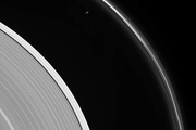 تصویر جدید ناسا از قمر پرومتیوس + توضیح