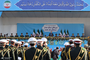 مراسم رژه نیروهای مسلح در جوار حرم مطهر امام خمینی (س)