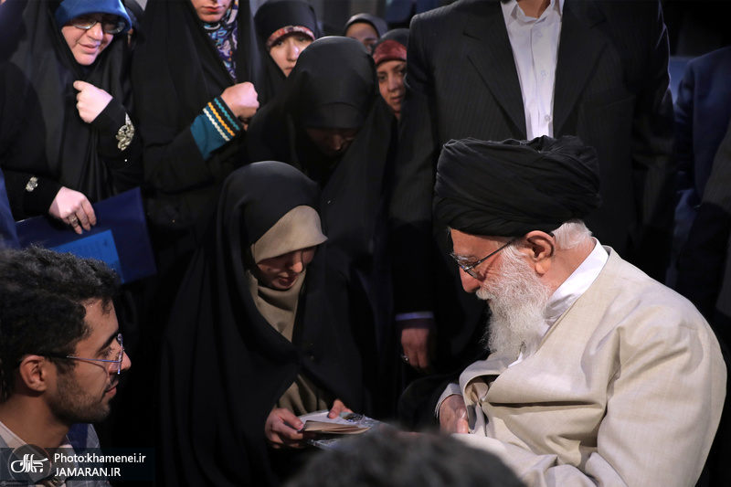 دیدار جمعی از شاعران و اهالی فرهنگ و ادب با رهبر معظم انقلاب