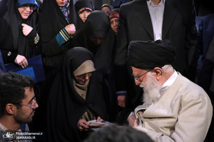 دیدار جمعی از شاعران و اهالی فرهنگ و ادب با رهبر معظم انقلاب