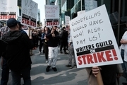 تعلیق پروژه ها در پی اعتصاب نویسندگان آمریکایی