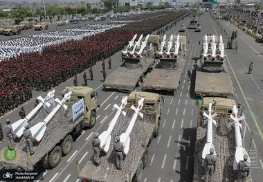 یک وبگاه تخصصی انرژی: حوثی‌های یمن شکست‌ناپذیرند؛ آنها اکنون به یک نیروی مؤثر منطقه‌ای تبدیل شده‌اند/ تصمیم حوثی‌ها برای حمله به منافع اسرائیل در دریای سرخ بدون هماهنگی با ایران صورت گرفت