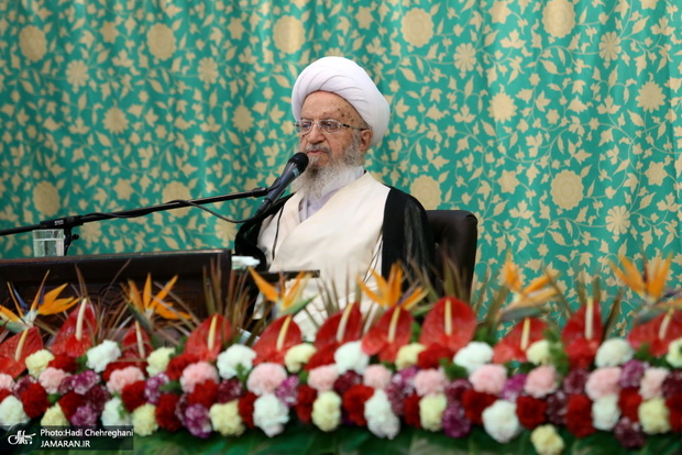 آیت الله العظمی مکارم شیرازی: اقدام نابخردانه آمریکا ذره ای از محبوبیت سپاه کم نمی کند
