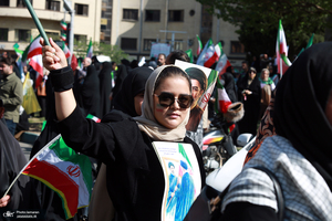 راهپیمایی دختران «جان‌فدای ایران»- ۲