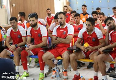 نگاههای تردیدآمیز پشت سر نساجی قائمشهر