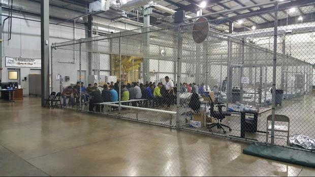 حبس هزاران پناهجو در سلول های انفرادی در بازداشتگاه‌های آمریکا 