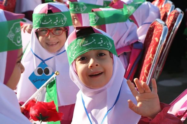 بیش از ۶۲ هزار کلاس‌اولی در آذربایجان‌غربی رهسپار مدارس شدند