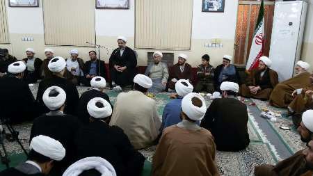 علما محور وحدت در جامعه اند و تقویت آن نیاز امروز است
