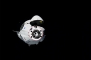 مسافران دراگون در ایستگاه فضایی پیاده شدند