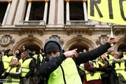 پلیس فرانسه نیز به جنبش جلیقه زردها پیوست
