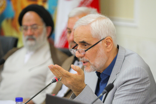 استاندار اصفهان: دهه فجر باید نمایشگاه دائمی محصولات انقلاب باشد