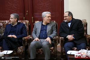 حاشیه های تجدید میثاق رئیس جمهور و اعضای هیأت دولت با آرمان‌های حضرت امام(س)