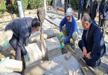 بازگشت سنگ قبر «شیخ عبدالله راشد» پس از ۹ سال به جای خود 
