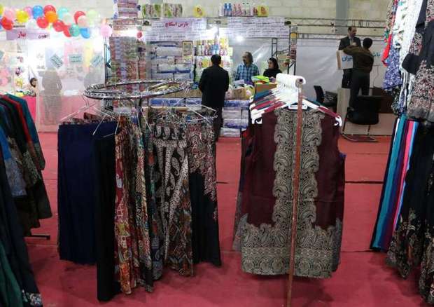 نمایشگاه پوشاک و صنایع غذایی در اراک گشایش یافت