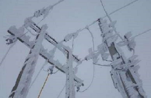 قطعی برق ۲۴۶ هزار مشترک گیلانی بر اثر بارش شدید برف