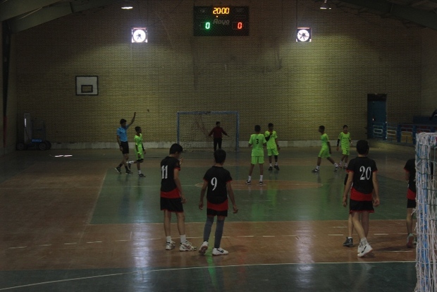 آغاز مسابقات هندبال خردسالان منطقه 6 کشور در شهرستان خاتم