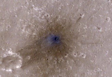 مریخ هر سال با صدها سنگ فضایی بمباران می‌شود
