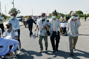 تجدید میثاق جمعی از خانواده های معظم شهدا، جانبازان، ایثار گران و رئیس و کارکنان بنیاد شهید با آرمان های حضرت امام(س)