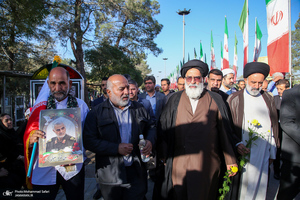 مراسم مهمانی لاله ها در بهشت زهرا (س) تهران