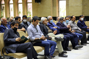 مراسم ختم مادر فرشاد مومنی