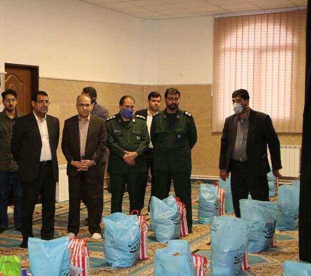 دادگستری کرمان ۳۱۳ بسته کمک معیشتی به نیازمندان اهدا کرد