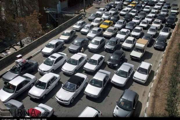 تردد خودروها در مسیر تهران- قم سنگین است