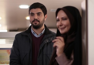 سینا مهراد در جمع خانواده شهدای میناب+ ویدیو 