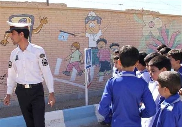 برقراری امنیت ترافیکی مدرسه های بوشهر با سه هزار و 825 همیار پلیس