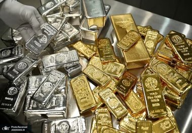 عقب‌نشینی دوباره طلا و نقره در بازارهای جهانی در پی کاهش تنش‌های تجاری میان آمریکا و چین/ ارزش دلار به بالاترین حد خود در دو هفته گذشته رسید